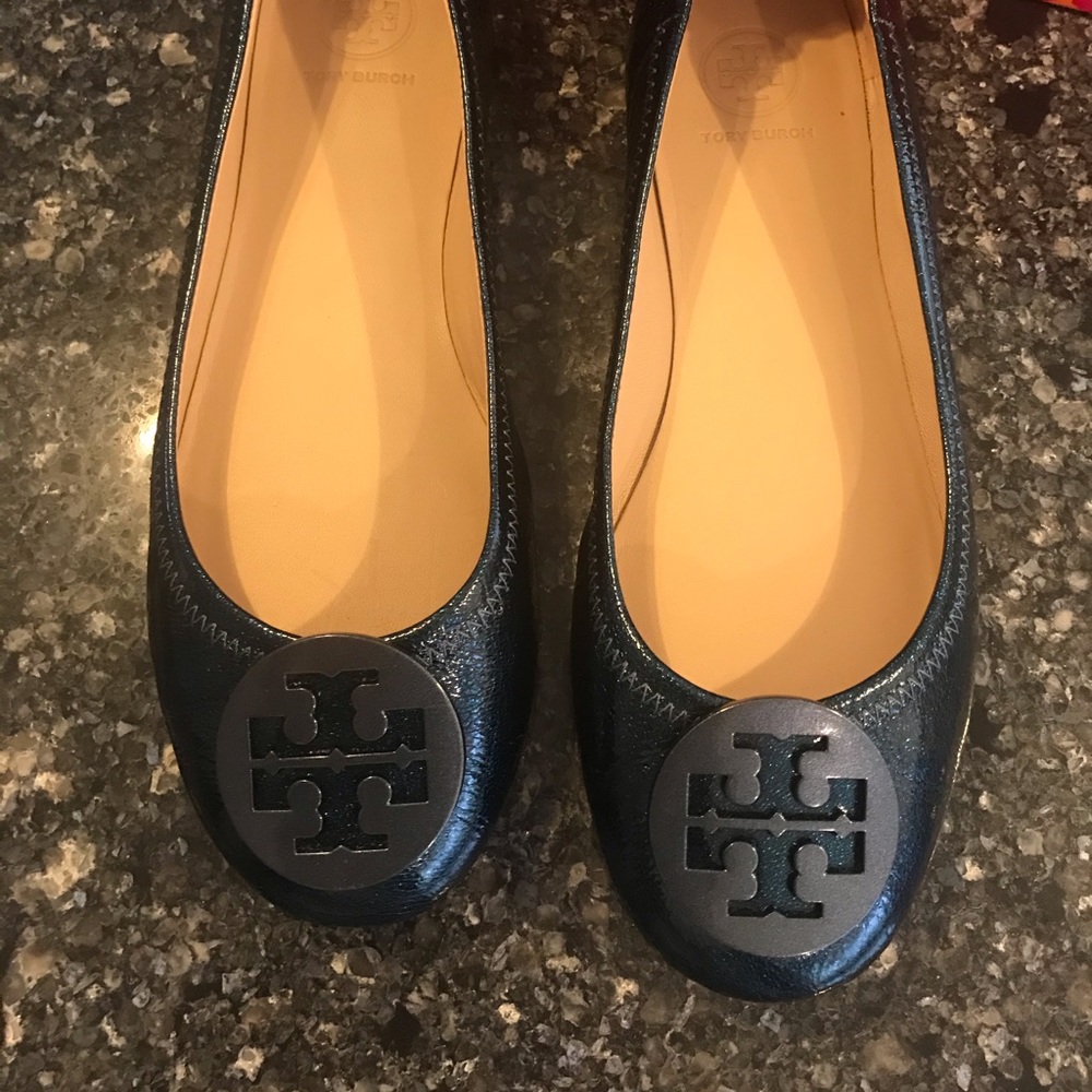 Tory Burch Reva Flats (size 8)